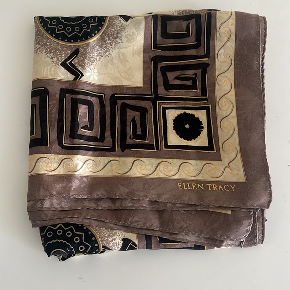 Ellen Tracy Scarf - Picture 2 of 3